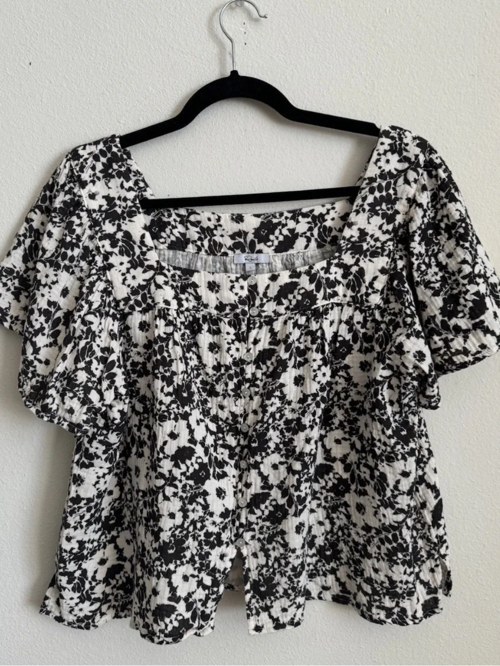 Rails Magnolia Top Camo Floral Black White Flutter Sleeve Top L
